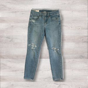 Gap “Universal Jegging” Mid Rise - Light Blue Destroy - 27/4 Petite